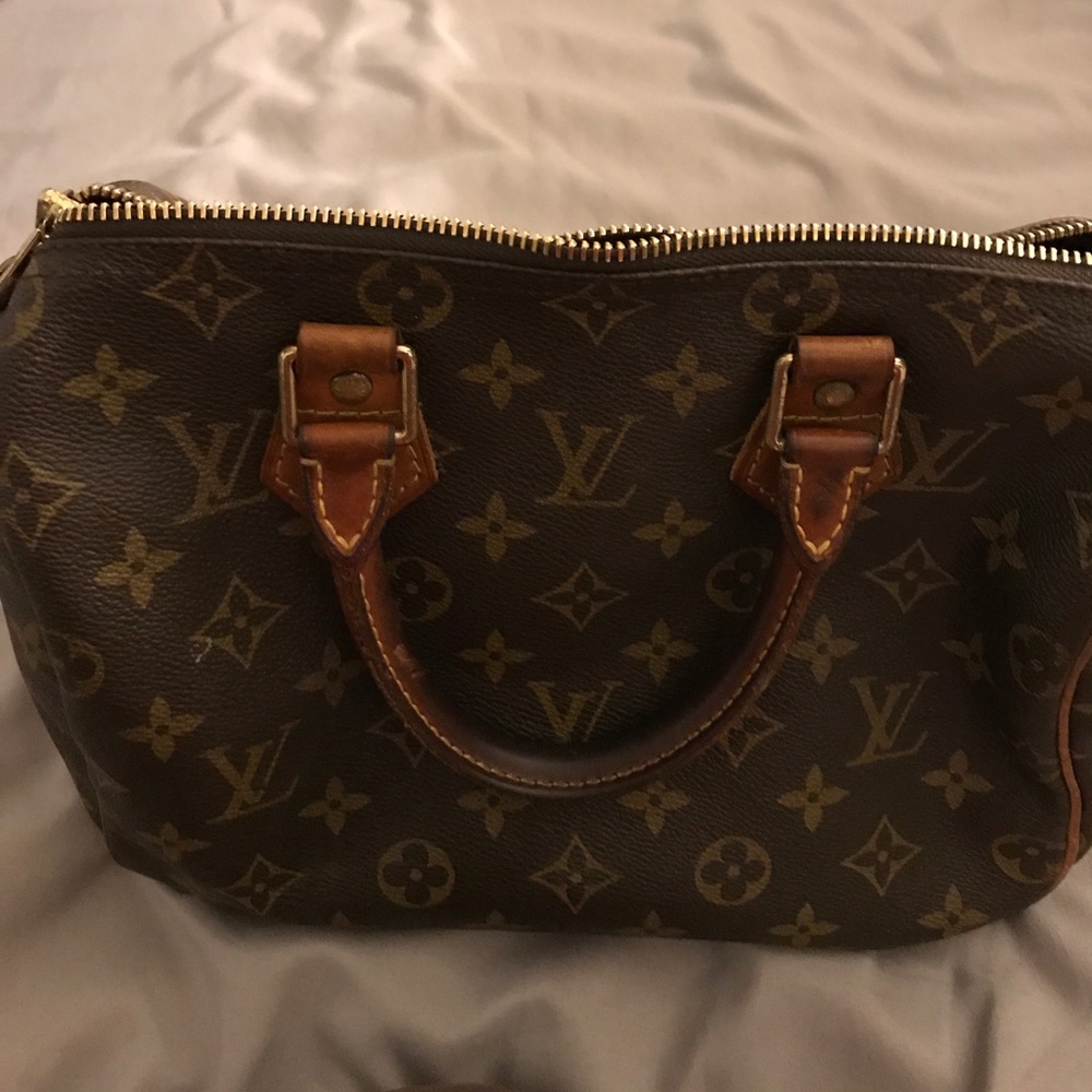 Authentic Louis Vuitton speedy 25