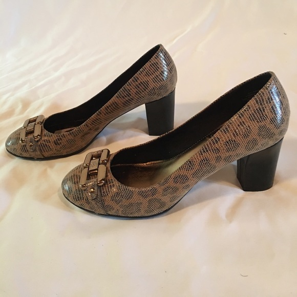 Sold - Picture 3 of 7