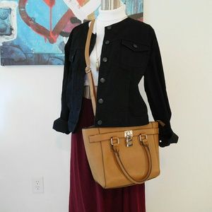 White turtle neck crop top