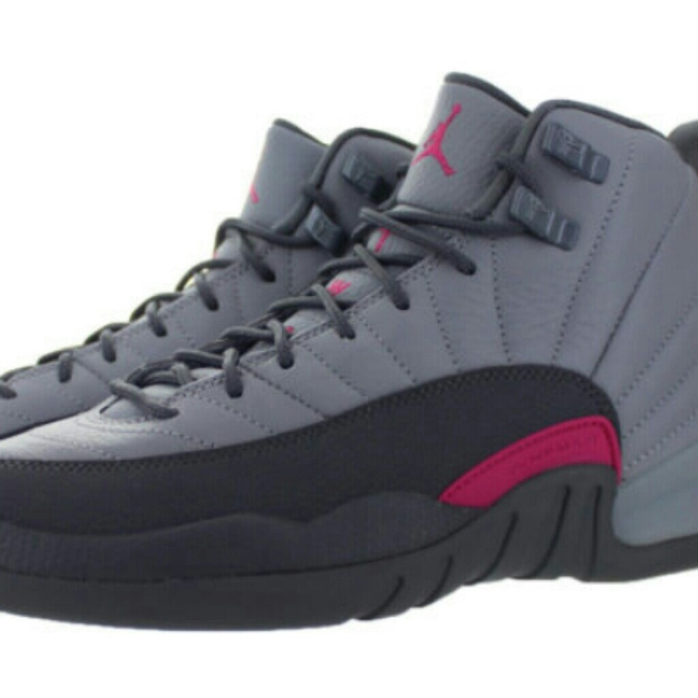 Jordan retro 12 wolf grey & pink