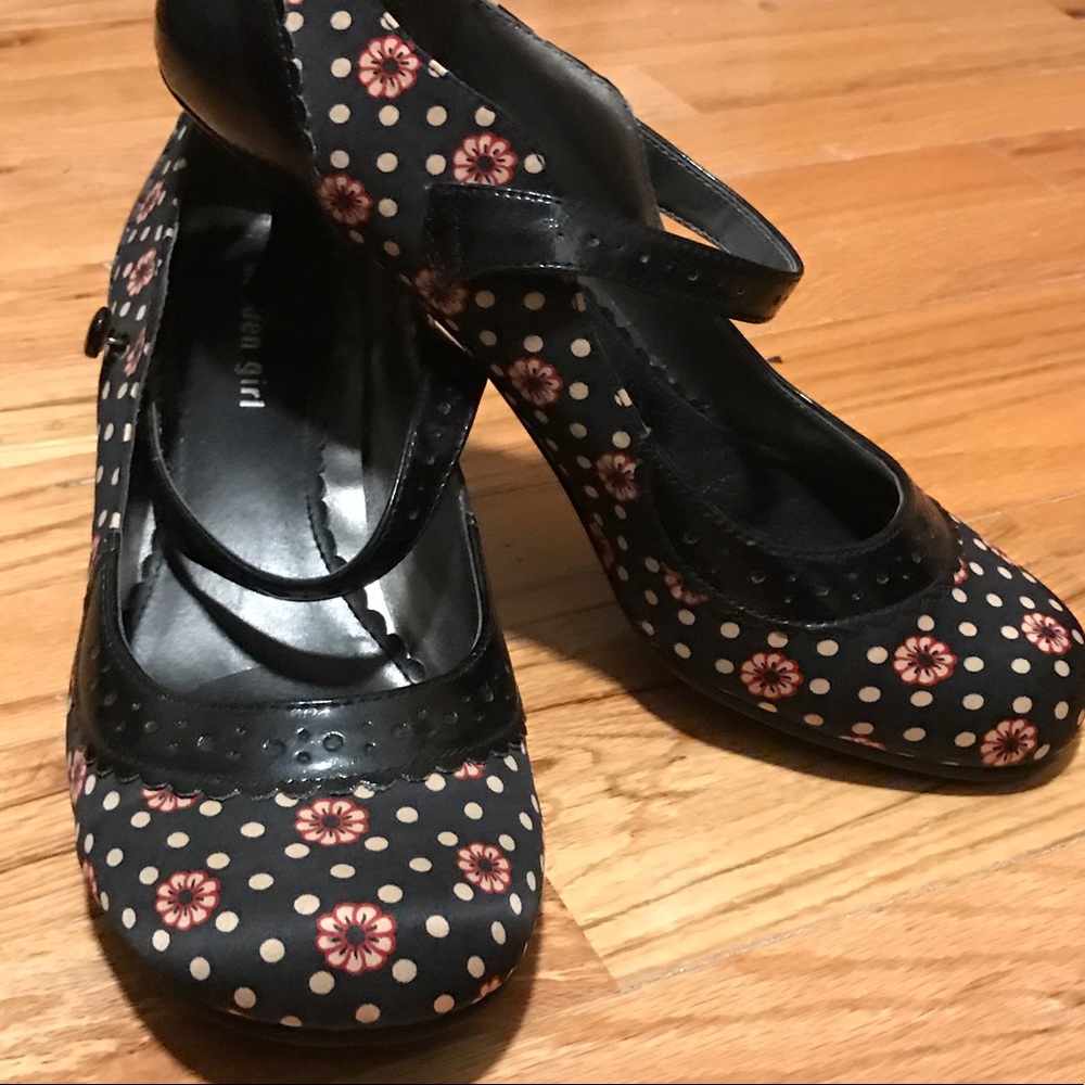 Super sassy kitten heels!