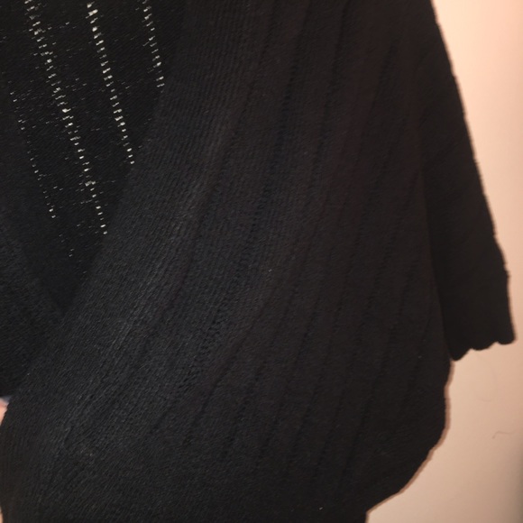 Forever 21 Shrug - Picture 3 of 4