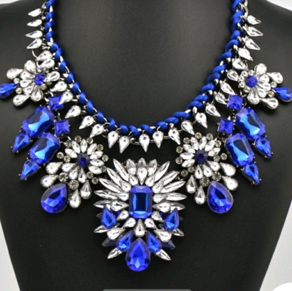 Stunning Blue Statement Necklace - Picture 1 of 1
