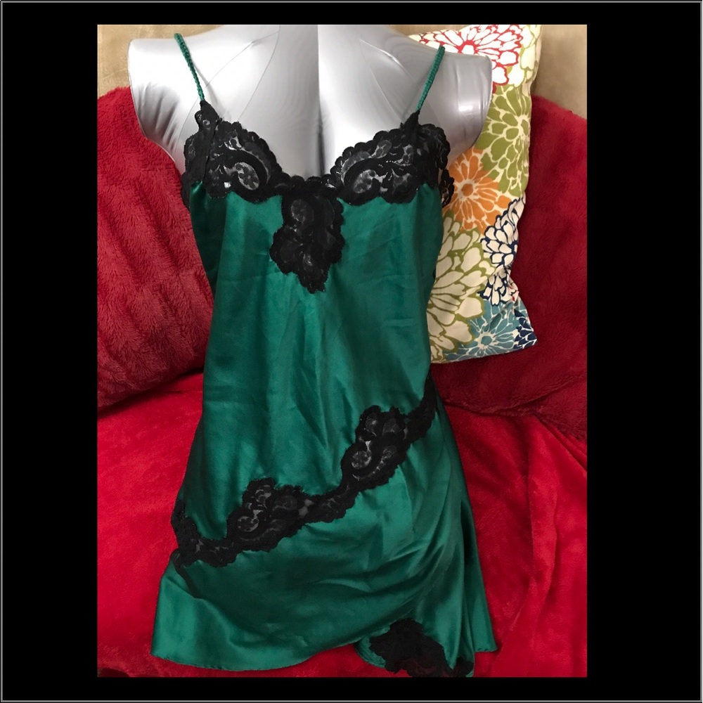 Victoria Secret Green & Black Lingerie/Small