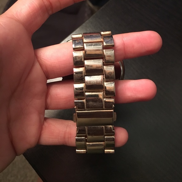 Michael Kors watch - Picture 3 of 3