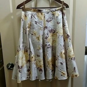 Banana Republic Silk Floral A-Line Skirt, size 2