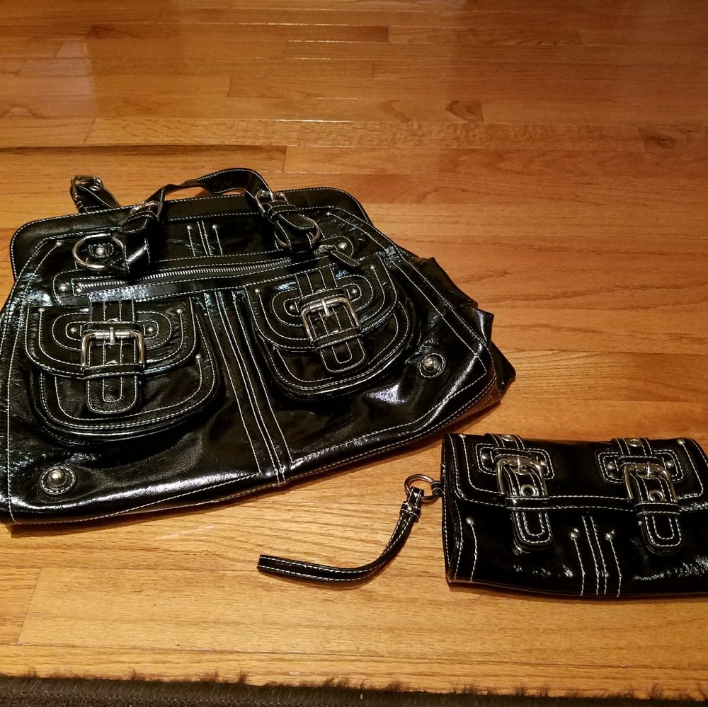 purse and wristlet