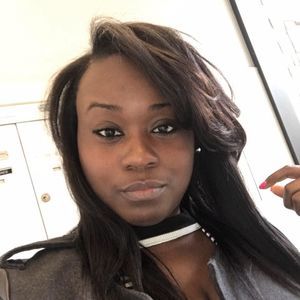 Meet your Posher, Simone