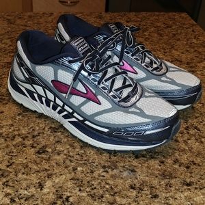 Brooks Dyad 8 womens size 10 wide