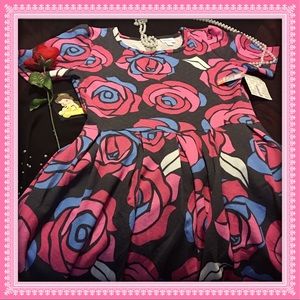 LuLaRoe Black Amelia w/pink Disney roses NWT
