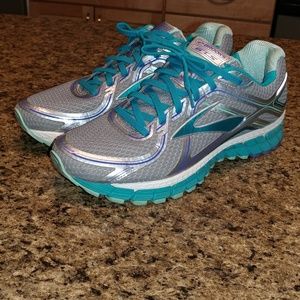 Brooks Adrenaline GTS 16 womens size 10 wide