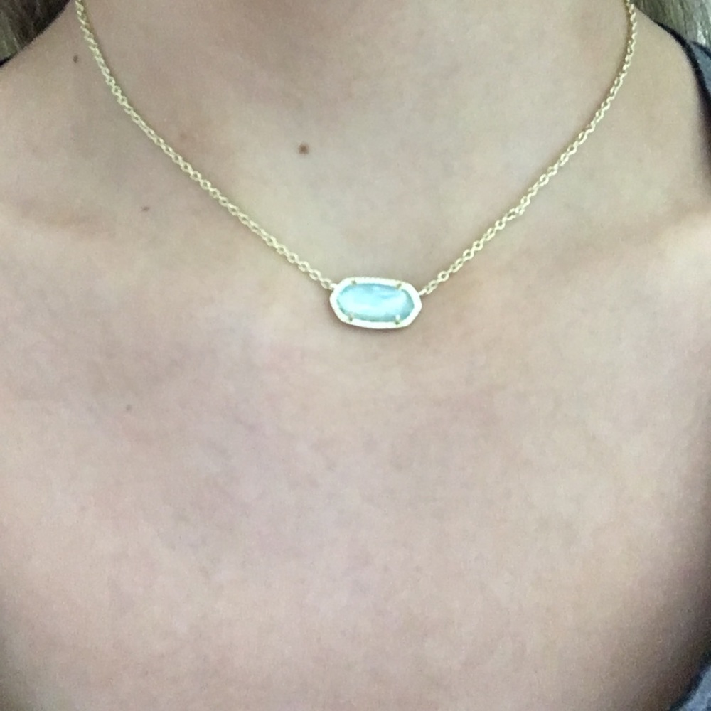 ❌SOLD❌ Kendra Scott Elisa Necklace - Picture 6 of 7