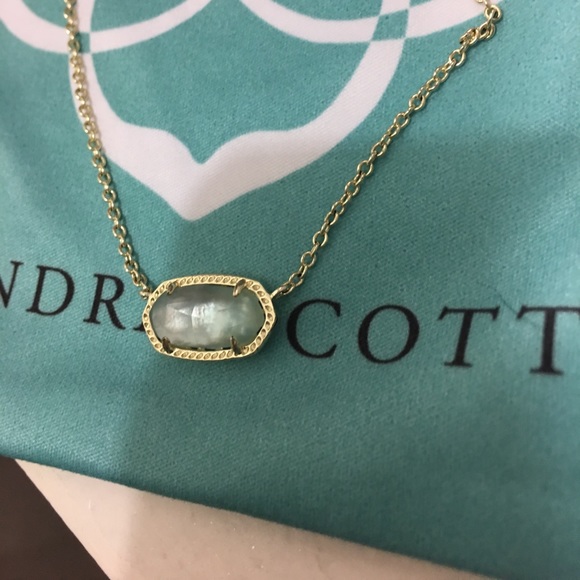 βSOLDβ Kendra Scott Elisa Necklace - Picture 3 of 7