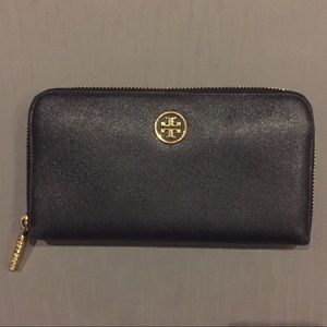 Tory Butch Black & Gold Hardware Wallet