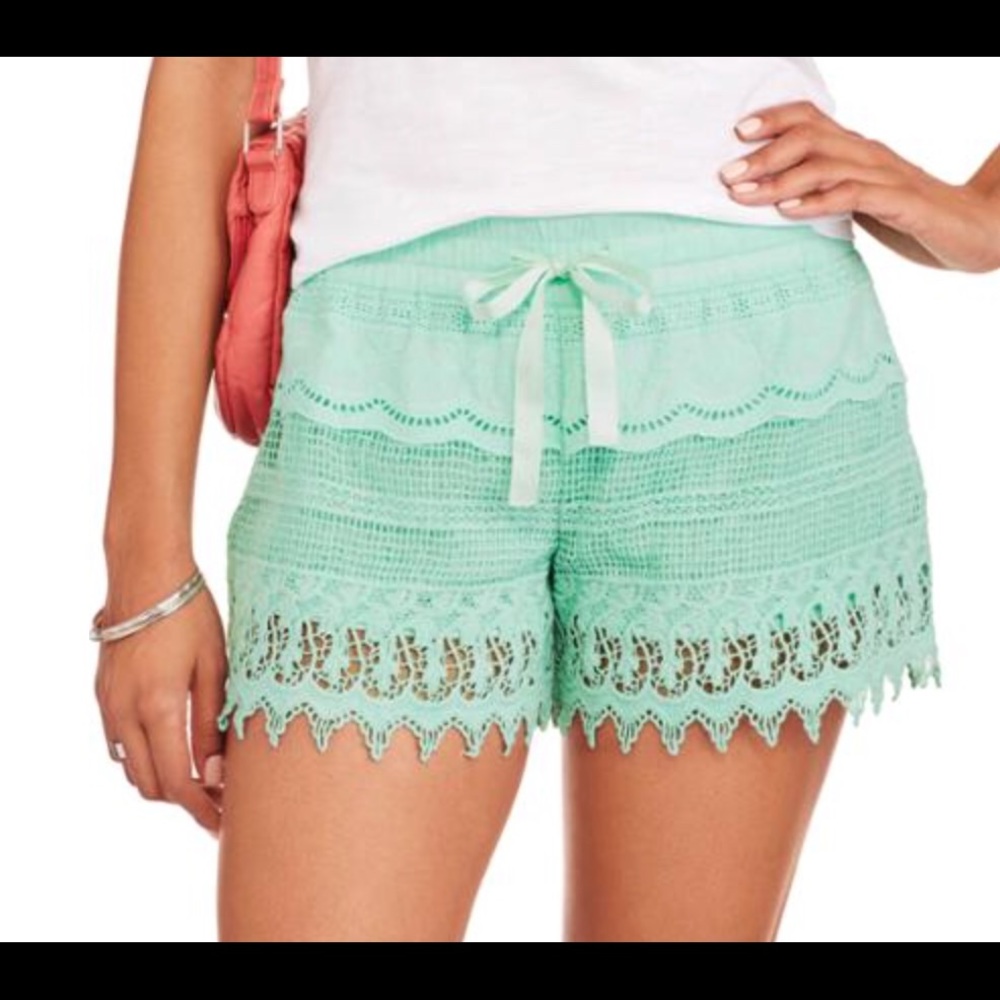 No Boundaries Juniors Lace Crochet Soft Shorts NWT