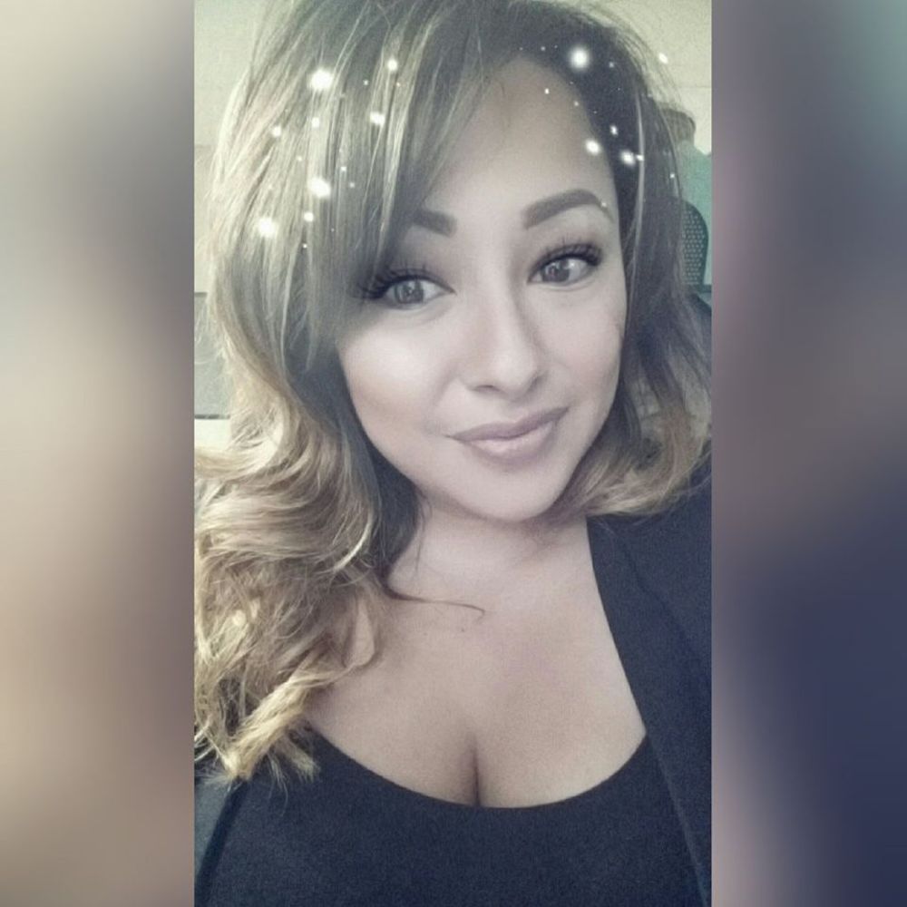 Meet your Posher, Desiree