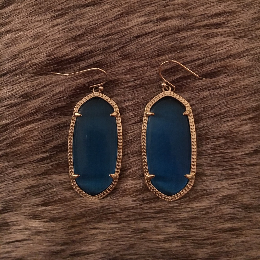 Kendra Scott elle earrings in periwinkle