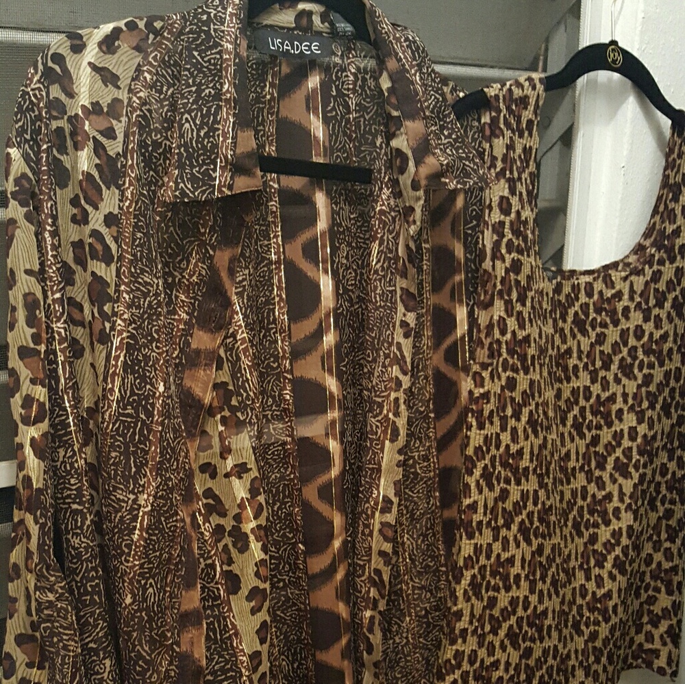 Elegant Animal print Shirt - Picture 3 of 3