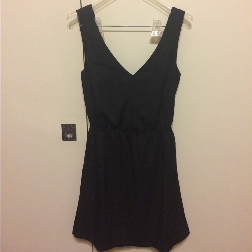NWT Tobi black cross back dress in black Small