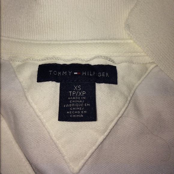 Tommy Hilfiger Women's V-Neck Collared Top - Picture 4 of 4