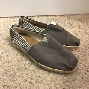 TOMS Women's size 8.5