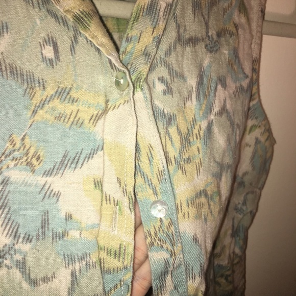 VINTAGE Linen Button Down - Picture 3 of 4