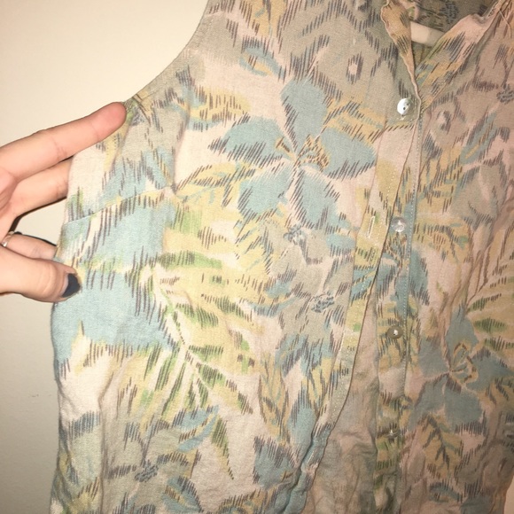 VINTAGE Linen Button Down - Picture 4 of 4