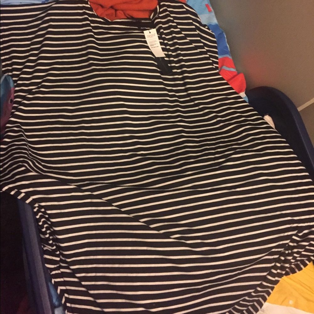 NWT Sleeveless black and white loose fitting dress