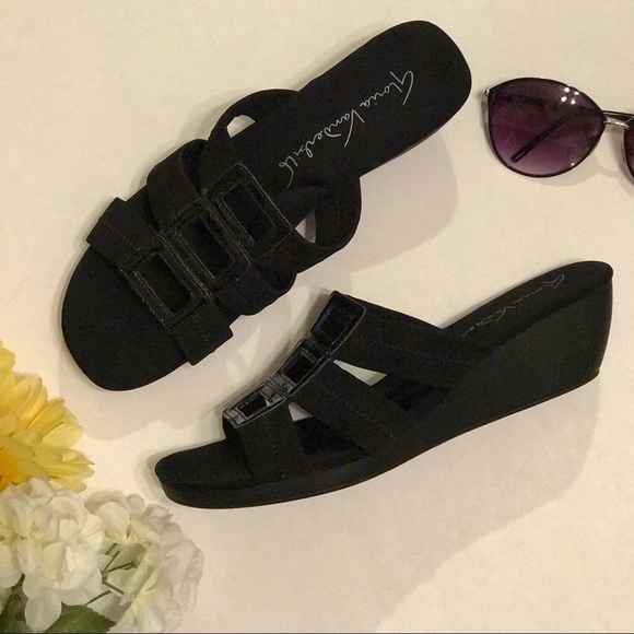 Gloria Vanderbilt Shoes - Gloria Vanderbilt vintage slides