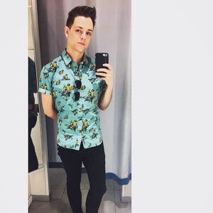 Meet your Posher, Riley