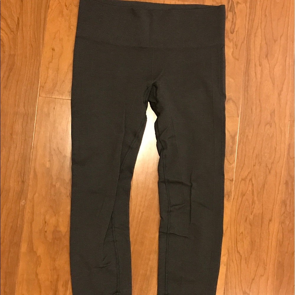 Lululemon EUC Ebb to Street Sz 6