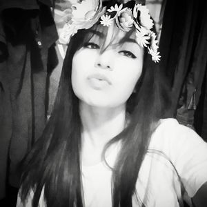 Meet your Posher, Yessenia