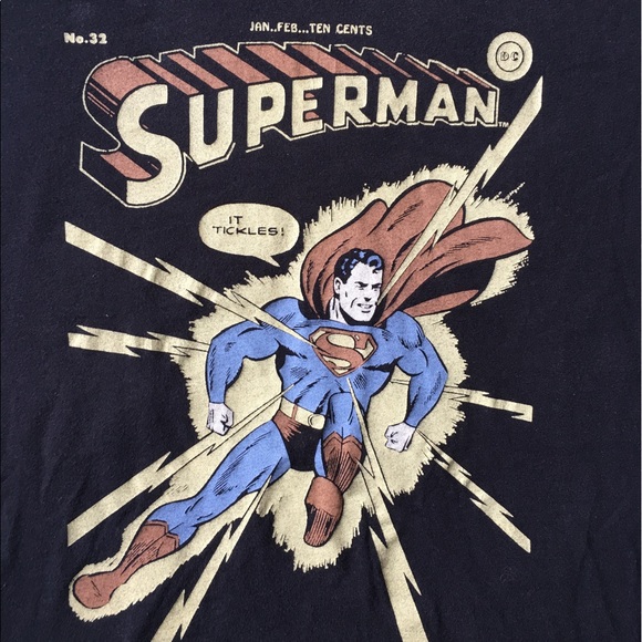 ⛔️SOLD⛔️Superman t shirt warner bros DC - Picture 2 of 3