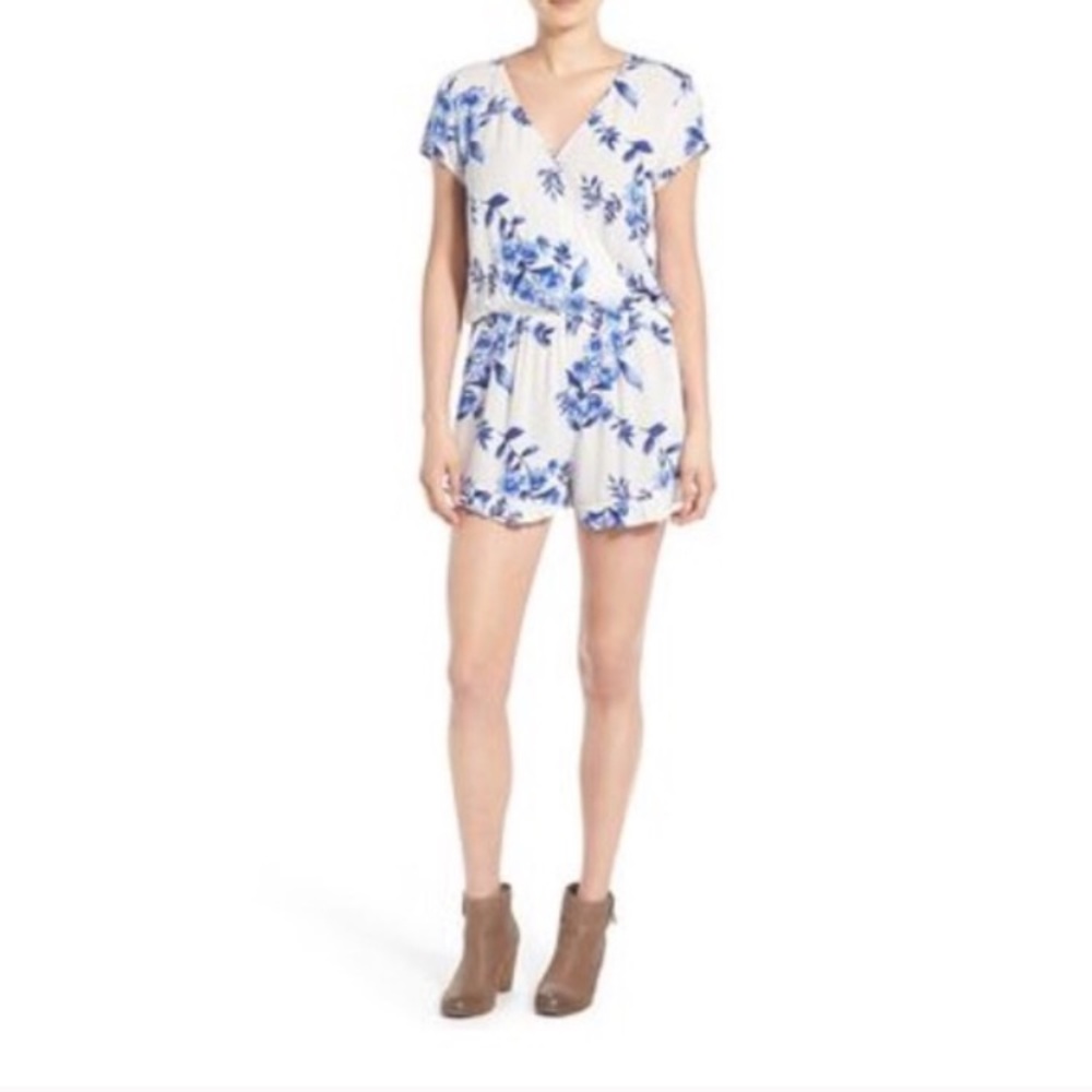 🚨🚨Mimi Chica Floral Pocket Romper
