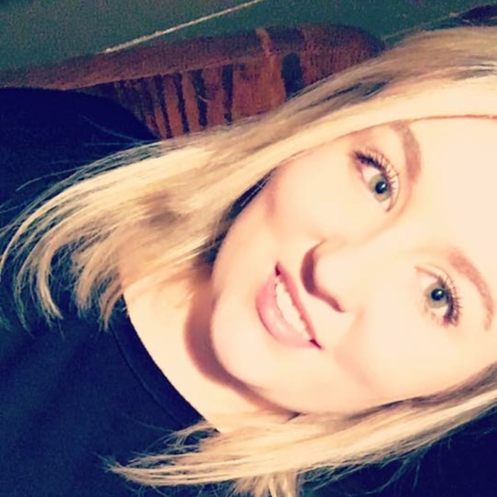 Meet your Posher, Hallie