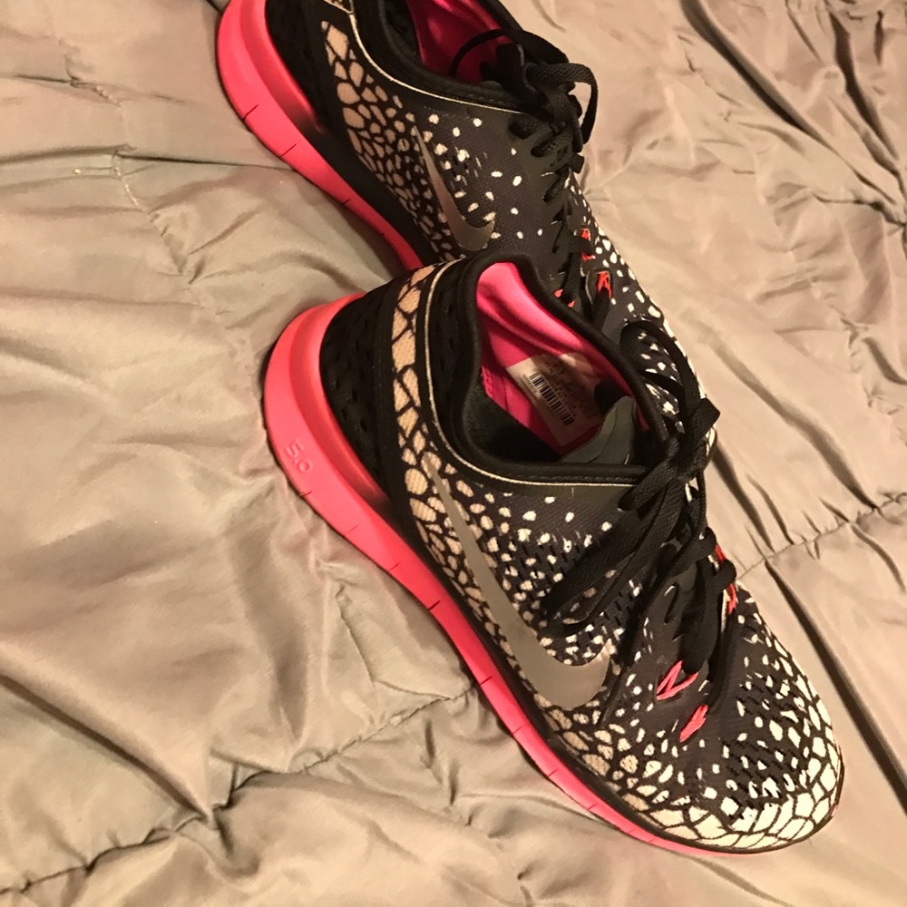 Nike tennis shoes