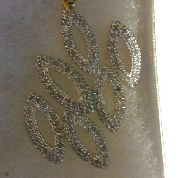 diamonds,in a .925 sterling silver 18k overlay. - Picture 2 of 4