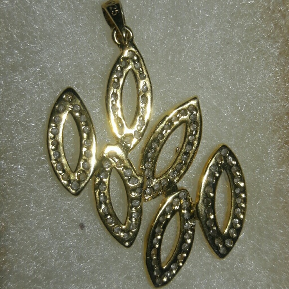 diamonds,in a .925 sterling silver 18k overlay. - Picture 3 of 4