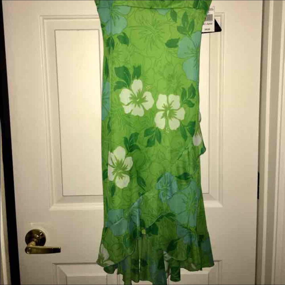 Beautiful Summer Dress - Picture 3 of 4