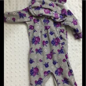 Long sleeve outfit with hood