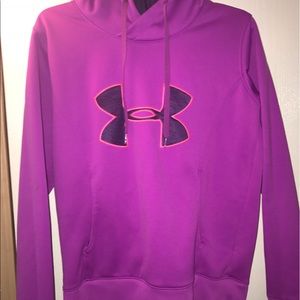 Under armour semi fitted sweatshirt