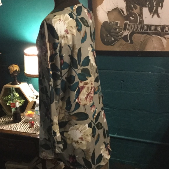 Dress - Picture 3 of 4