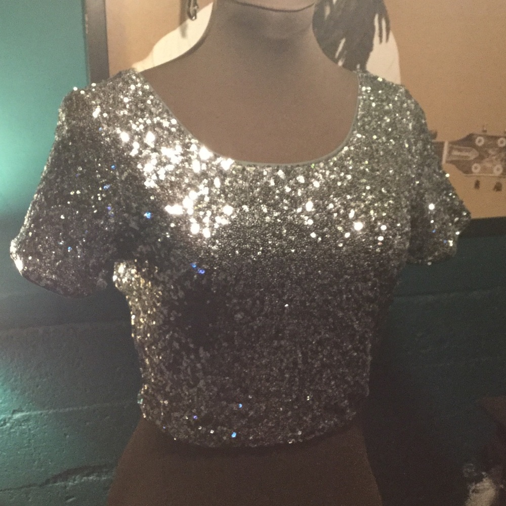 Crop top - Picture 2 of 4