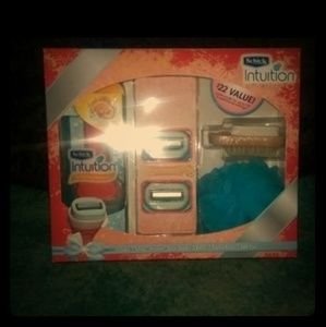 Schick Intuition Gift Set