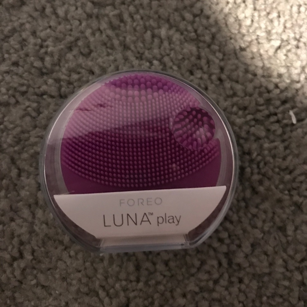 BRAND NEW Foreo Luna Play