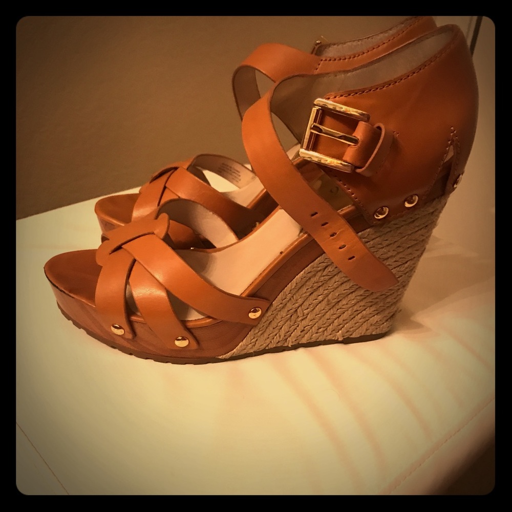 Wedge heels