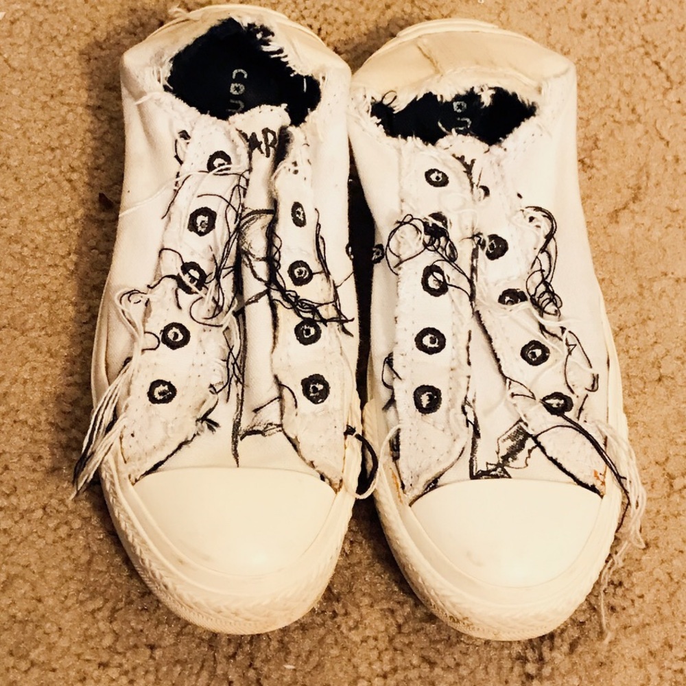 Converse shoes. Size 5