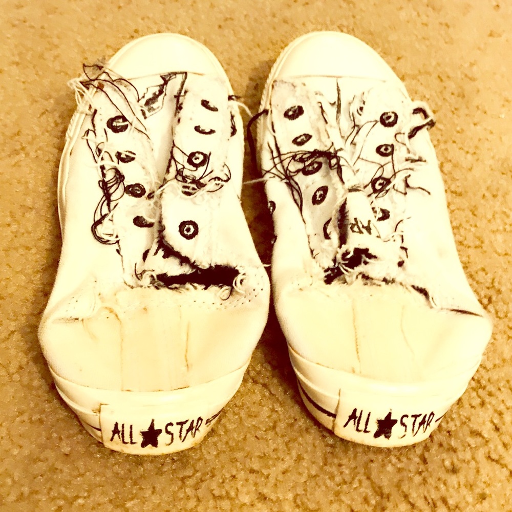 Converse shoes. Size 5 - Picture 2 of 7