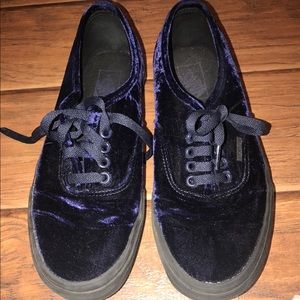 Vans skate shoes Woman's Sz 9.5 velvet