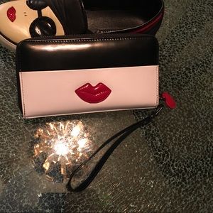 Alice+Olivia clutch